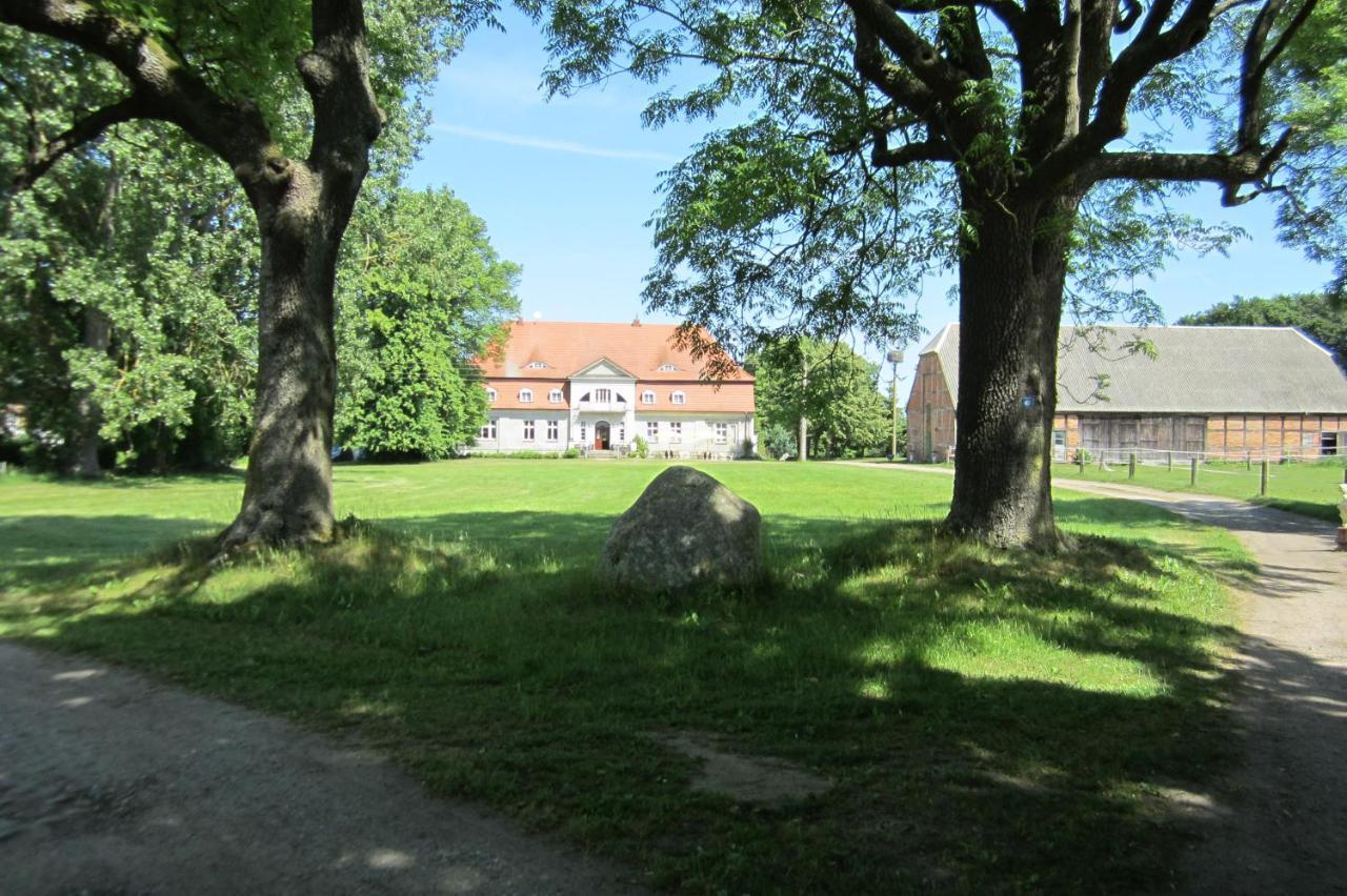 Gut Zarrentin Apartment *